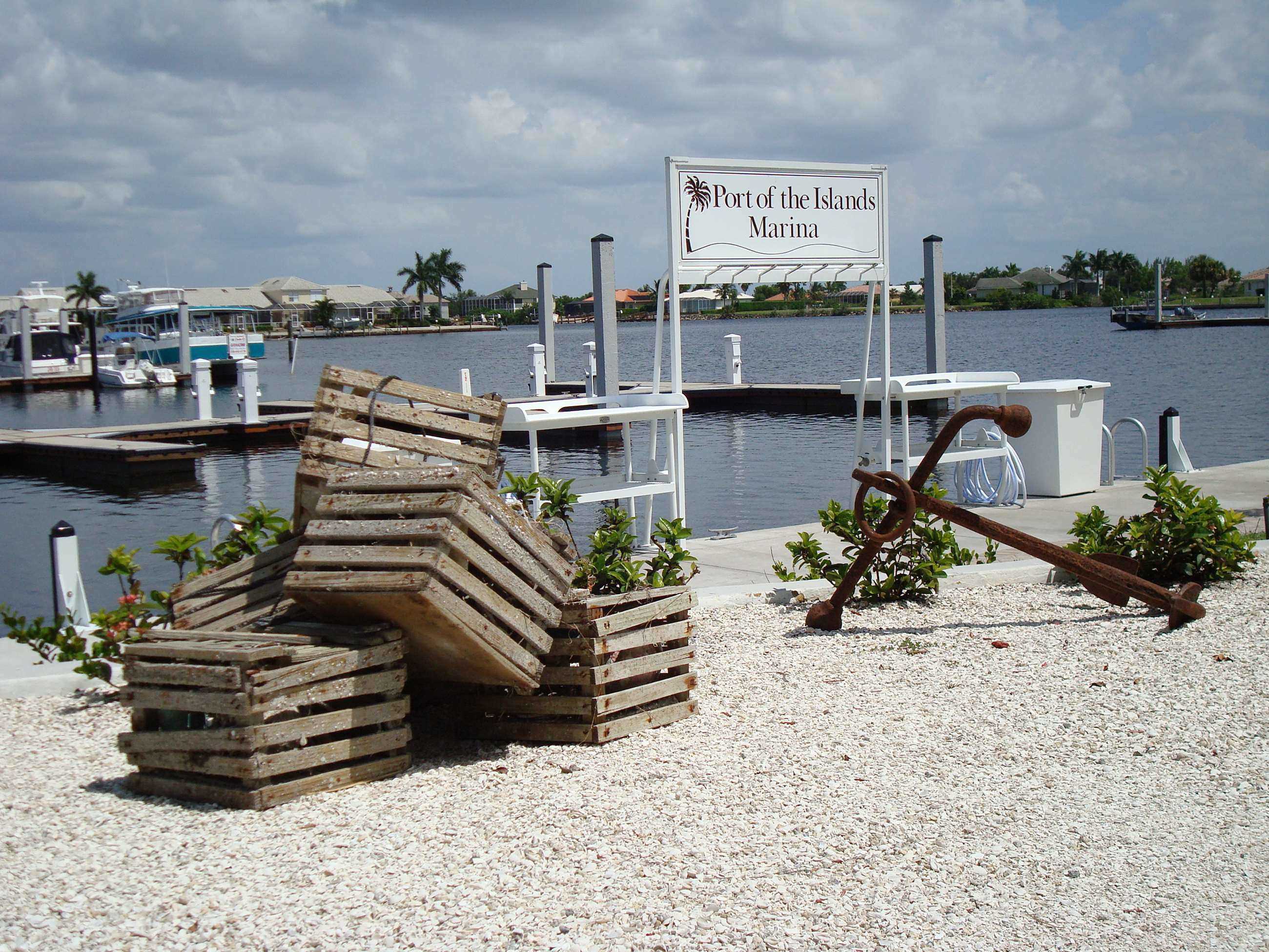 Crab Trap Anchor Cleaning Tables Picture 1